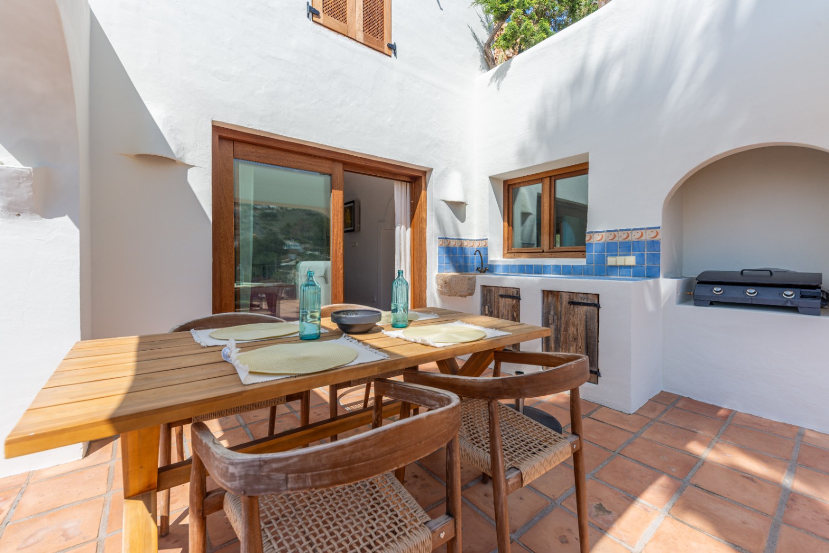 4134N - Villa im Ibiza Stil mit Meerblick zu kaufen in Moraira