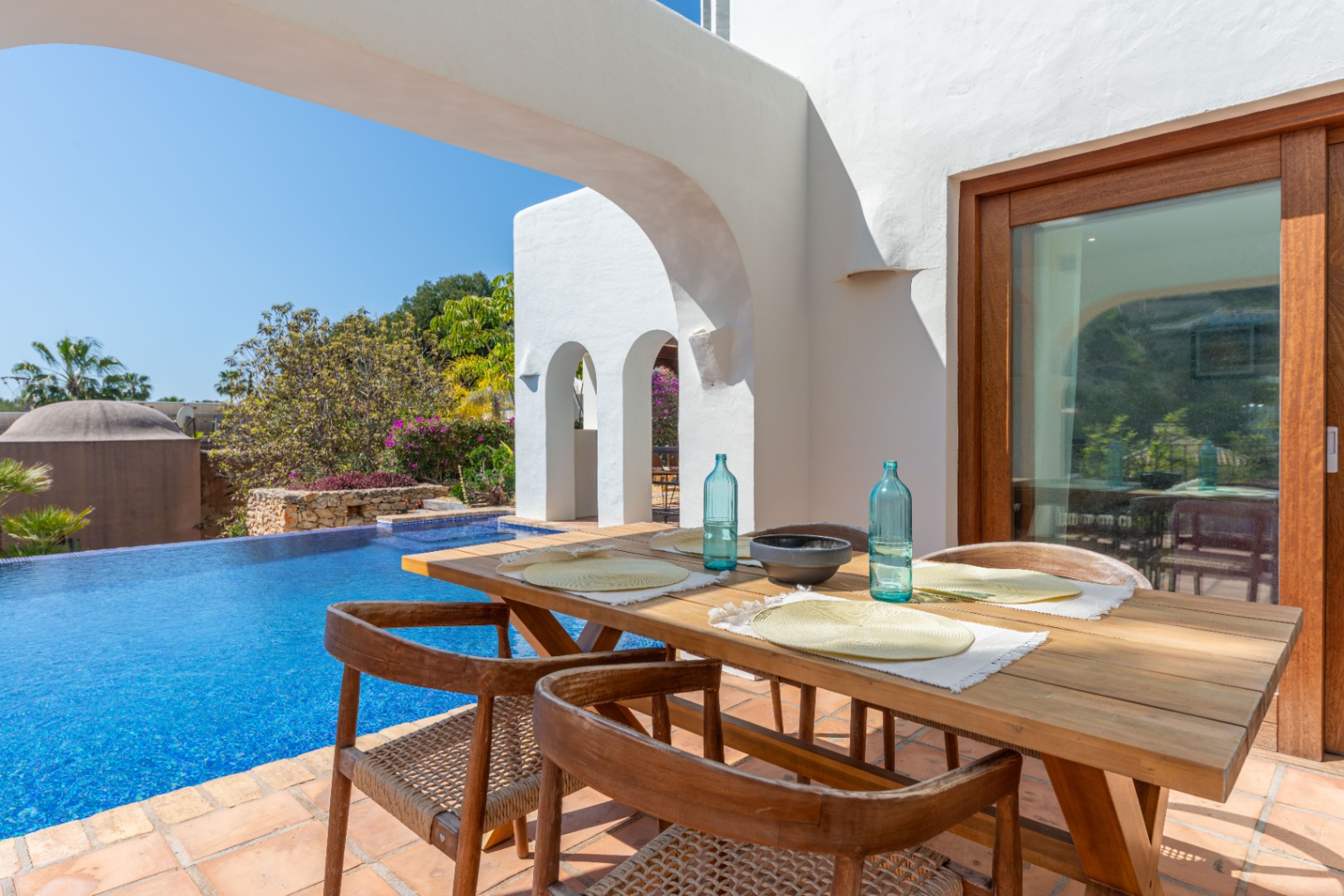 4134N - Villa im Ibiza Stil mit Meerblick zu kaufen in Moraira